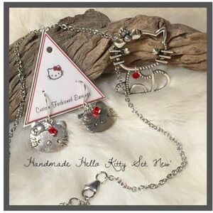 Hello Kitty Necklace & Earring Set